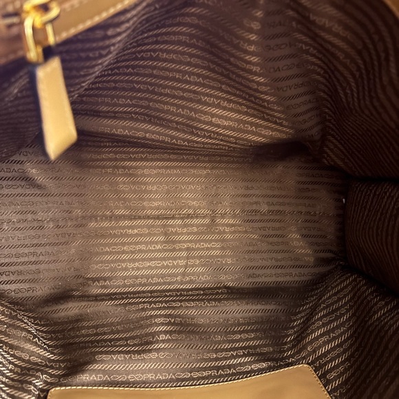 AUTHENTIC PRADA PALTRO NV NAPPA ANTIQUE GLOSSY CAMEO LEATHER TOTE-ONLINE COMPS - Picture 9 of 9